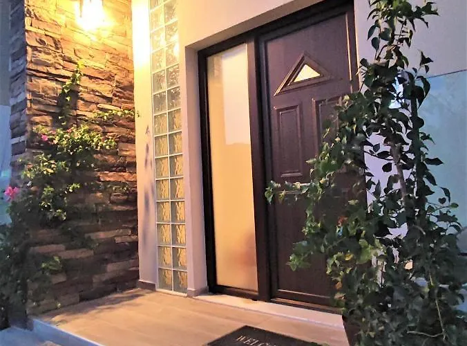 Pavlina * Ixia (Rhodes)